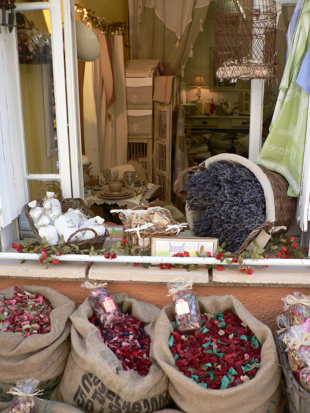 Sulle pittoresche strade della Lavanda